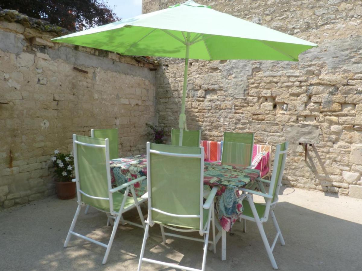 Chez Lorette Mauze-sur-le-Mignon Luaran gambar